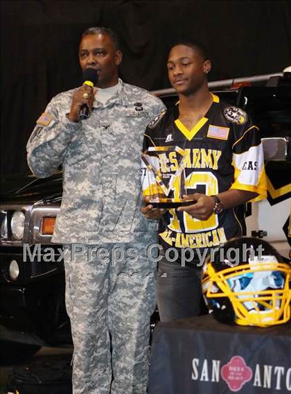 Thumbnail 3 in U.S. Army All-American Bowl (San Antonio) photogallery.