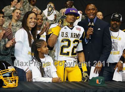 Thumbnail 1 in U.S. Army All-American Bowl (San Antonio) photogallery.