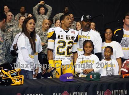 Thumbnail 2 in U.S. Army All-American Bowl (San Antonio) photogallery.