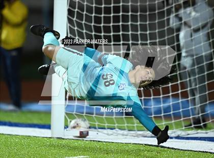 Thumbnail 3 in Holy Cross @ East Jefferson (Div.II Quarterfinal Playoff) photogallery.