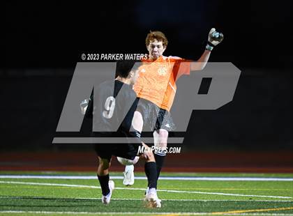 Thumbnail 3 in Holy Cross @ East Jefferson (Div.II Quarterfinal Playoff) photogallery.