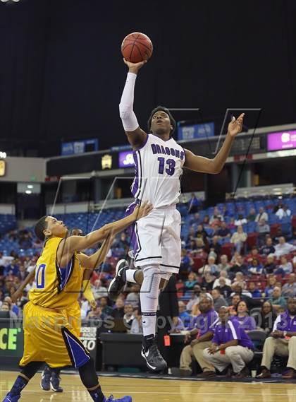 Thumbnail 2 in Sacramento vs. Grant (CIF SJS D-2 Semi Final) photogallery.