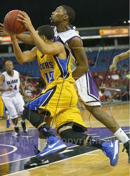 Thumbnail 3 in Sacramento vs. Grant (CIF SJS D-2 Semi Final) photogallery.