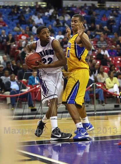 Thumbnail 2 in Sacramento vs. Grant (CIF SJS D-2 Semi Final) photogallery.