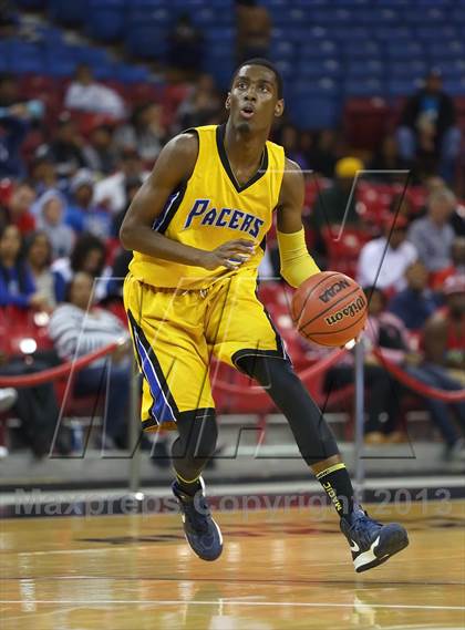 Thumbnail 2 in Sacramento vs. Grant (CIF SJS D-2 Semi Final) photogallery.