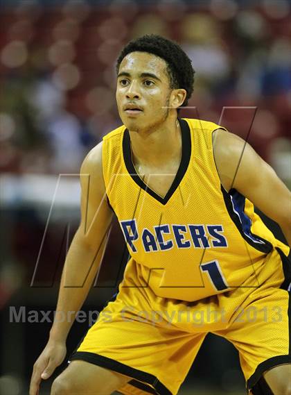 Thumbnail 3 in Sacramento vs. Grant (CIF SJS D-2 Semi Final) photogallery.