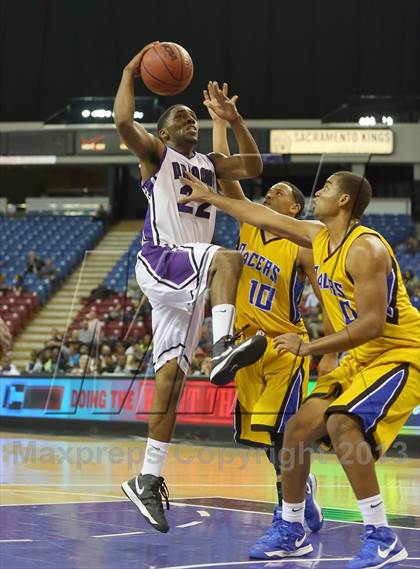 Thumbnail 2 in Sacramento vs. Grant (CIF SJS D-2 Semi Final) photogallery.