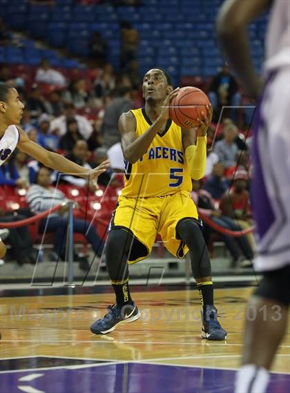 Thumbnail 3 in Sacramento vs. Grant (CIF SJS D-2 Semi Final) photogallery.