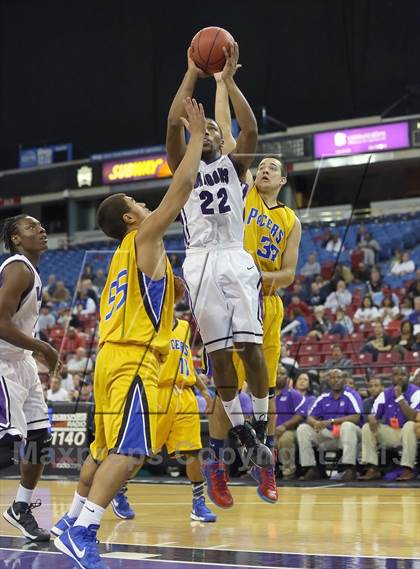 Thumbnail 3 in Sacramento vs. Grant (CIF SJS D-2 Semi Final) photogallery.