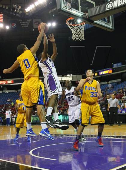 Thumbnail 1 in Sacramento vs. Grant (CIF SJS D-2 Semi Final) photogallery.