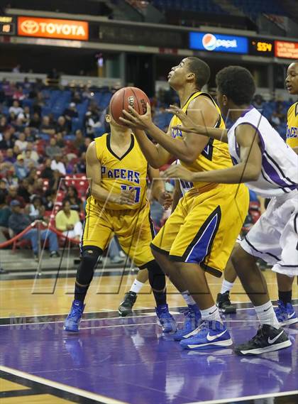 Thumbnail 1 in Sacramento vs. Grant (CIF SJS D-2 Semi Final) photogallery.