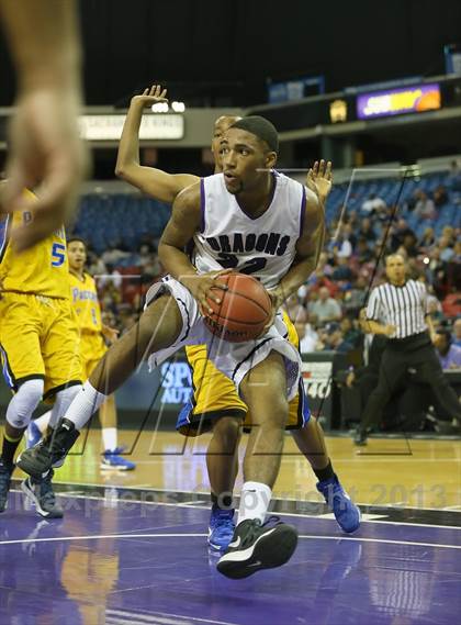 Thumbnail 2 in Sacramento vs. Grant (CIF SJS D-2 Semi Final) photogallery.