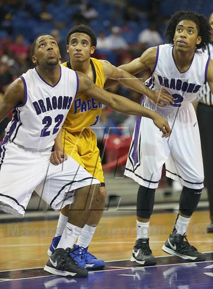 Thumbnail 3 in Sacramento vs. Grant (CIF SJS D-2 Semi Final) photogallery.