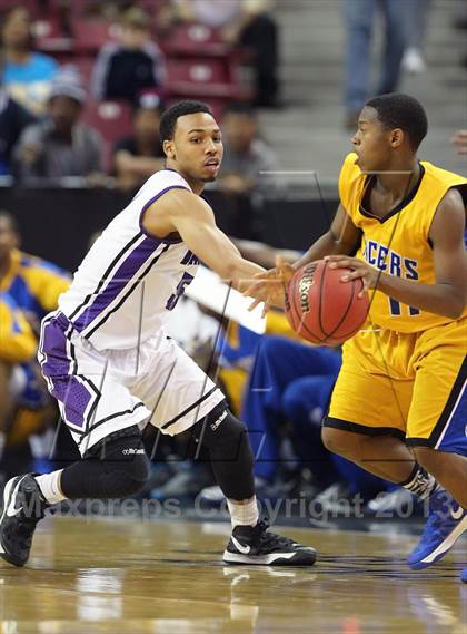Thumbnail 3 in Sacramento vs. Grant (CIF SJS D-2 Semi Final) photogallery.
