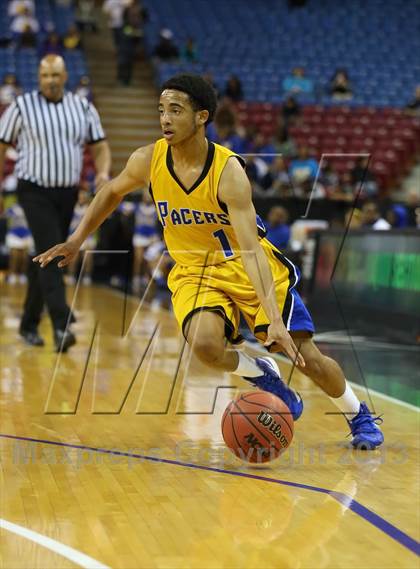 Thumbnail 2 in Sacramento vs. Grant (CIF SJS D-2 Semi Final) photogallery.