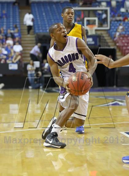 Thumbnail 3 in Sacramento vs. Grant (CIF SJS D-2 Semi Final) photogallery.
