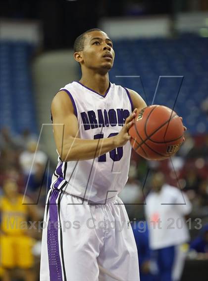 Thumbnail 3 in Sacramento vs. Grant (CIF SJS D-2 Semi Final) photogallery.