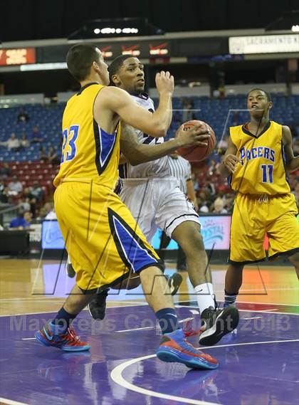 Thumbnail 2 in Sacramento vs. Grant (CIF SJS D-2 Semi Final) photogallery.