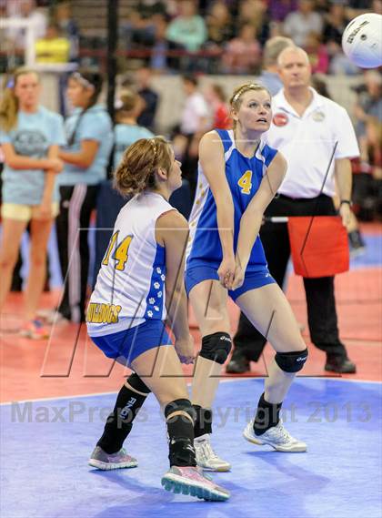 Thumbnail 1 in Dove Creek vs. Fleming (CHSAA 1A Semifinal) photogallery.