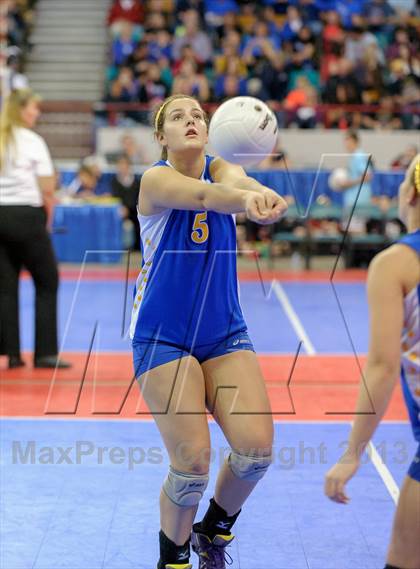 Thumbnail 1 in Dove Creek vs. Fleming (CHSAA 1A Semifinal) photogallery.