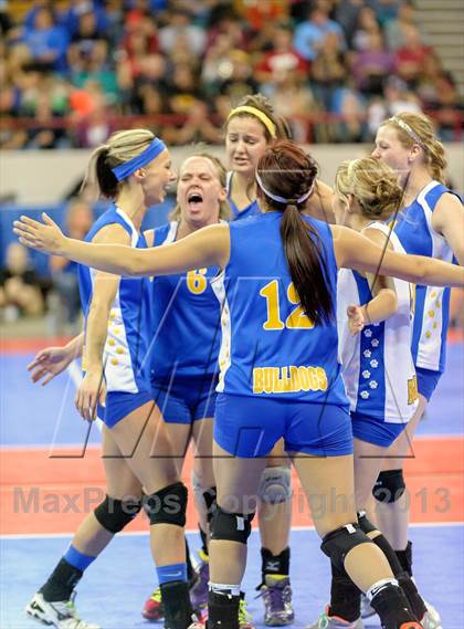 Thumbnail 2 in Dove Creek vs. Fleming (CHSAA 1A Semifinal) photogallery.