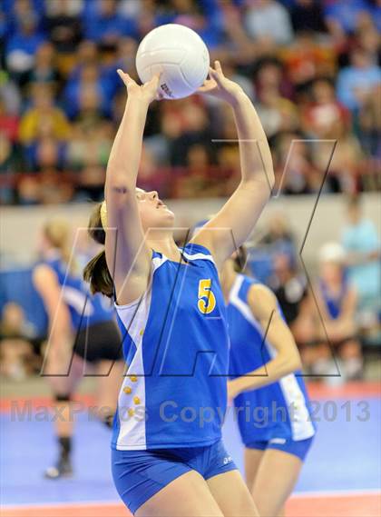 Thumbnail 3 in Dove Creek vs. Fleming (CHSAA 1A Semifinal) photogallery.