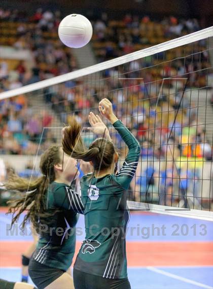 Thumbnail 3 in Dove Creek vs. Fleming (CHSAA 1A Semifinal) photogallery.