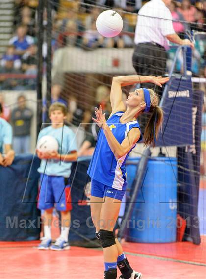 Thumbnail 3 in Dove Creek vs. Fleming (CHSAA 1A Semifinal) photogallery.