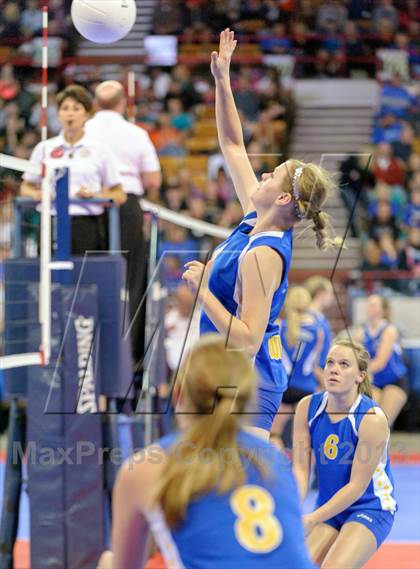 Thumbnail 3 in Dove Creek vs. Fleming (CHSAA 1A Semifinal) photogallery.