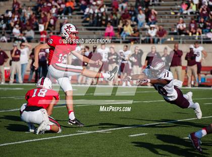 Thumbnail 3 in Rowlett vs Coppell (UIL 6A Bi-District Playoff) photogallery.