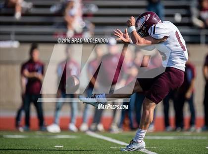 Thumbnail 2 in Rowlett vs Coppell (UIL 6A Bi-District Playoff) photogallery.