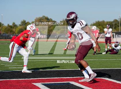 Thumbnail 1 in Rowlett vs Coppell (UIL 6A Bi-District Playoff) photogallery.