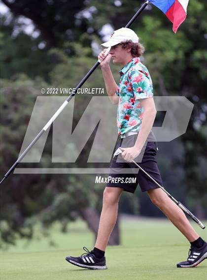 Thumbnail 1 in UIL 2A Golf State Championship photogallery.