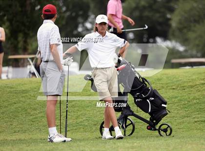 Thumbnail 2 in UIL 2A Golf State Championship photogallery.