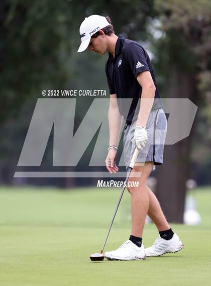 Thumbnail 3 in UIL 2A Golf State Championship photogallery.