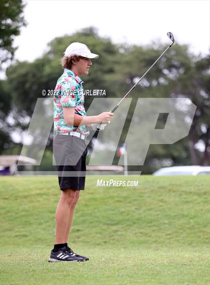 Thumbnail 2 in UIL 2A Golf State Championship photogallery.