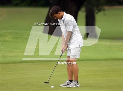 Thumbnail 3 in UIL 2A Golf State Championship photogallery.