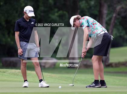 Thumbnail 2 in UIL 2A Golf State Championship photogallery.