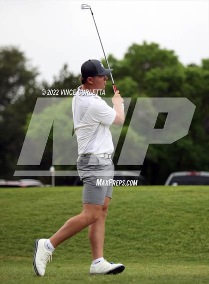 Thumbnail 2 in UIL 2A Golf State Championship photogallery.