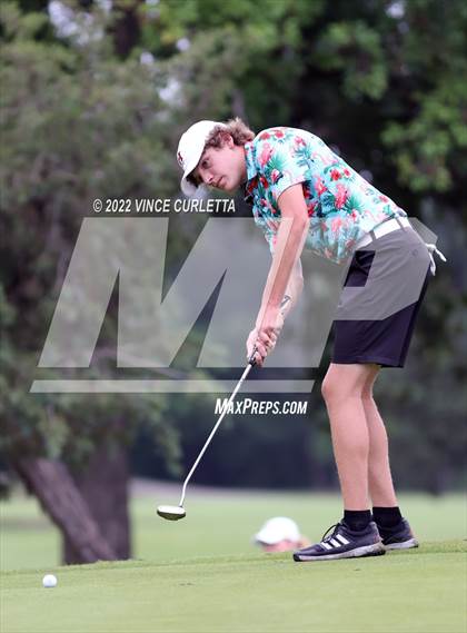 Thumbnail 2 in UIL 2A Golf State Championship photogallery.