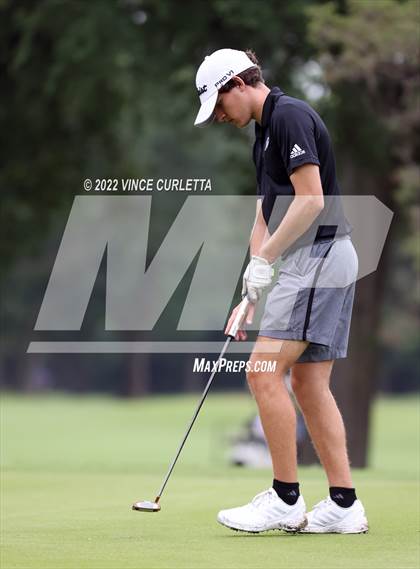 Thumbnail 2 in UIL 2A Golf State Championship photogallery.