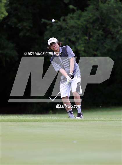 Thumbnail 2 in UIL 2A Golf State Championship photogallery.