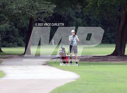 Thumbnail 1 in UIL 2A Golf State Championship photogallery.