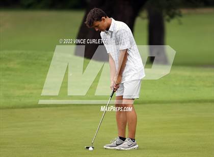 Thumbnail 2 in UIL 2A Golf State Championship photogallery.