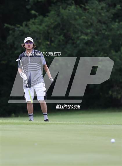 Thumbnail 2 in UIL 2A Golf State Championship photogallery.