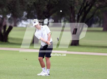 Thumbnail 3 in UIL 2A Golf State Championship photogallery.