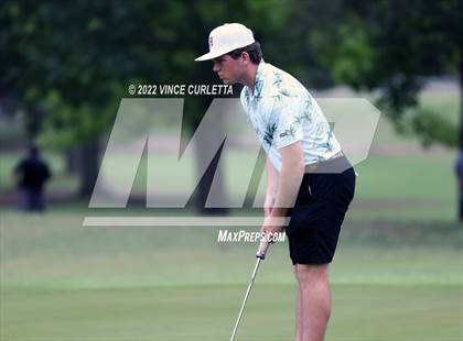 Thumbnail 2 in UIL 2A Golf State Championship photogallery.