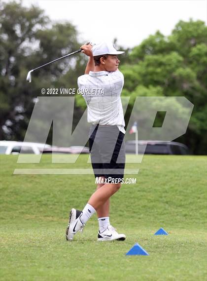 Thumbnail 2 in UIL 2A Golf State Championship photogallery.