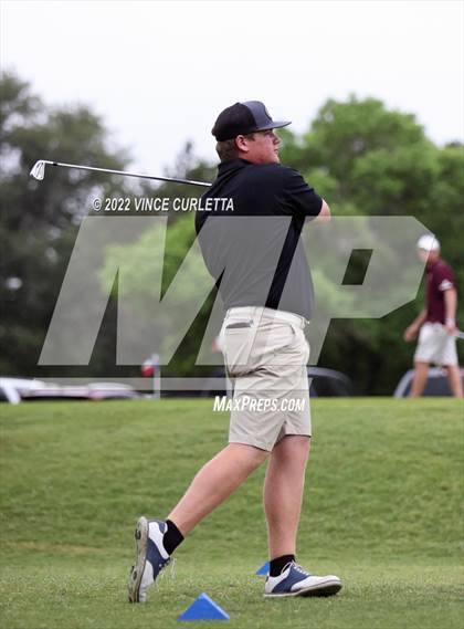 Thumbnail 3 in UIL 2A Golf State Championship photogallery.