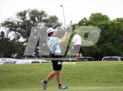 Thumbnail 2 in UIL 2A Golf State Championship photogallery.